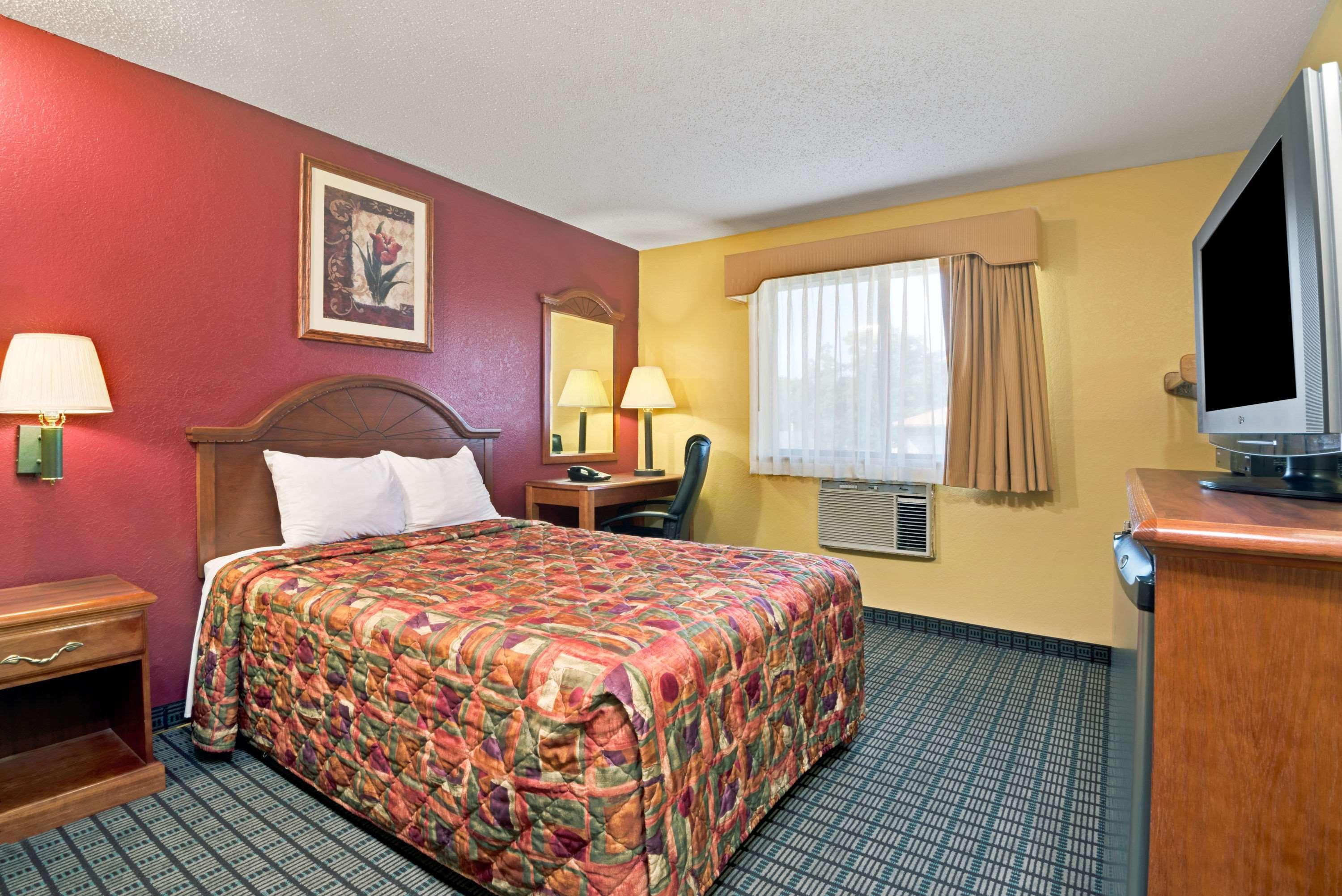 Days Inn By Wyndham Torrington Eksteriør billede