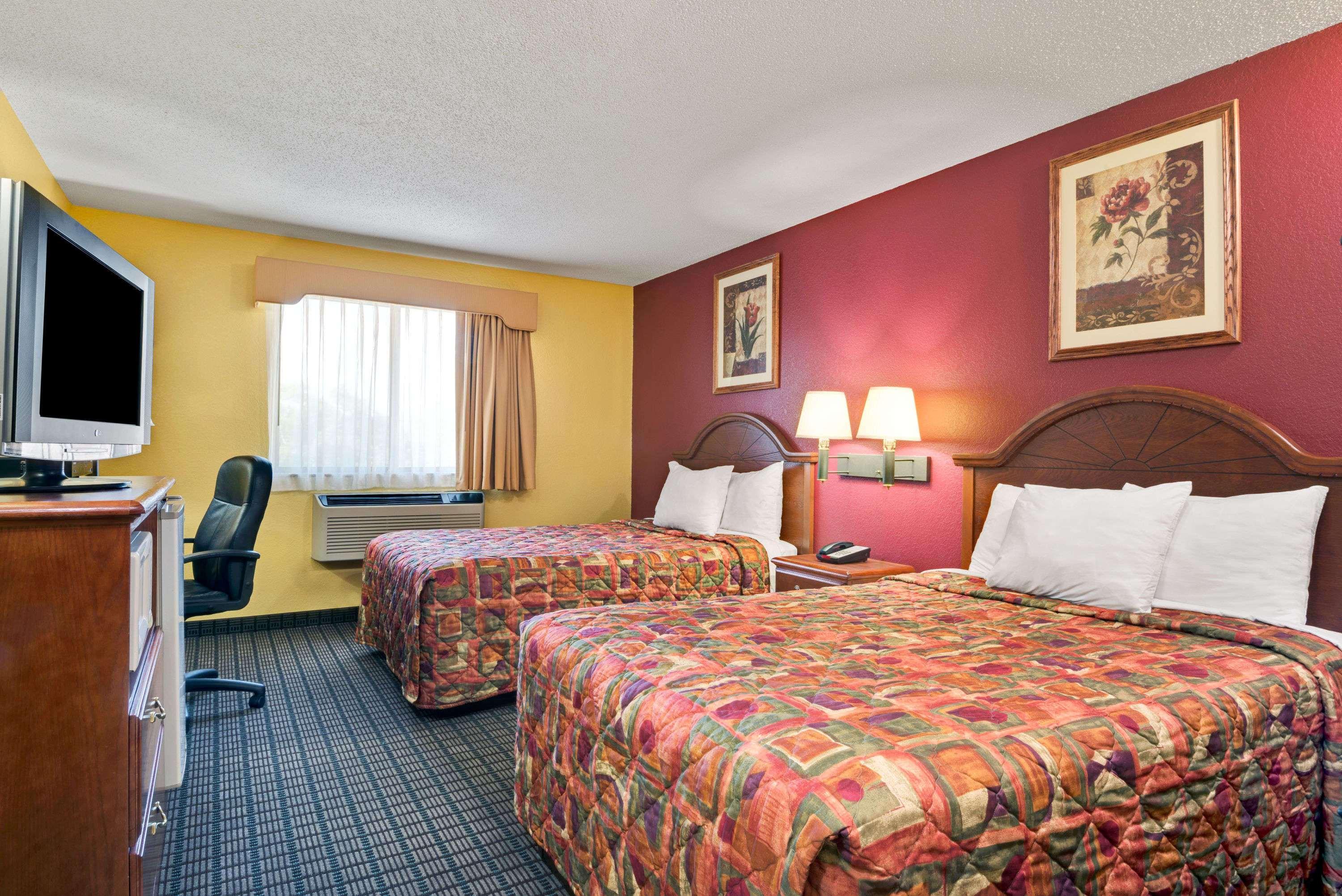 Days Inn By Wyndham Torrington Eksteriør billede