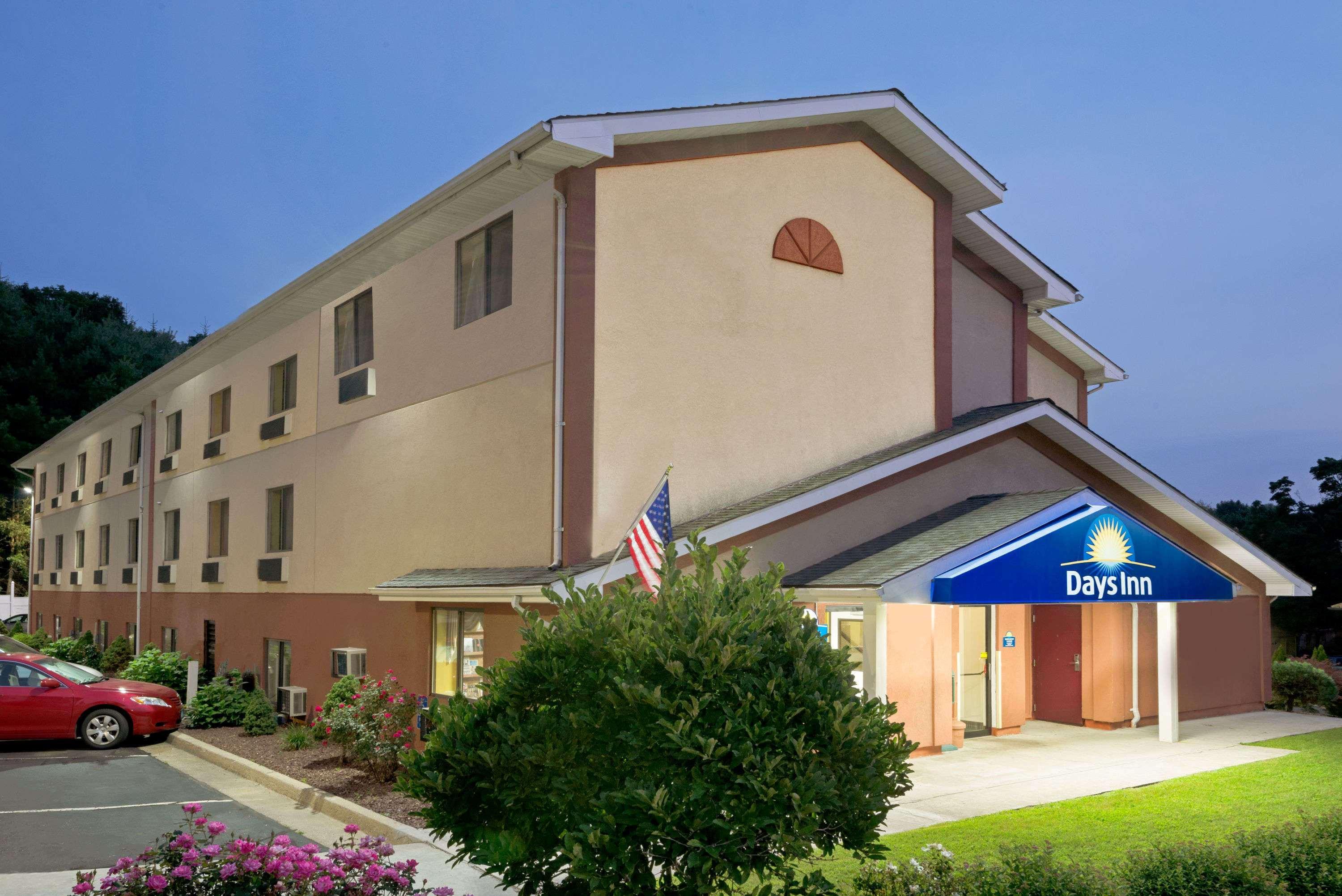 Days Inn By Wyndham Torrington Eksteriør billede