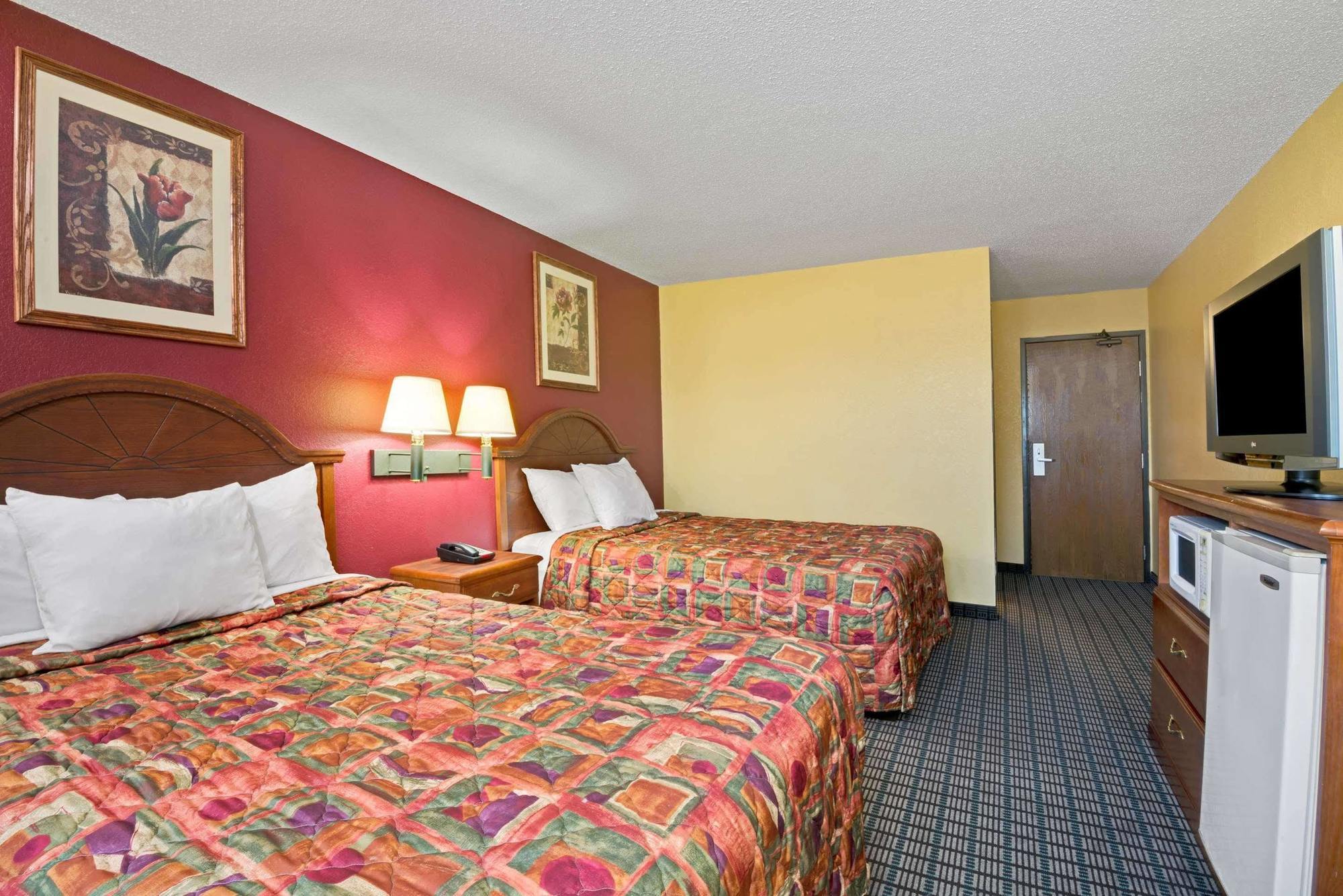 Days Inn By Wyndham Torrington Eksteriør billede